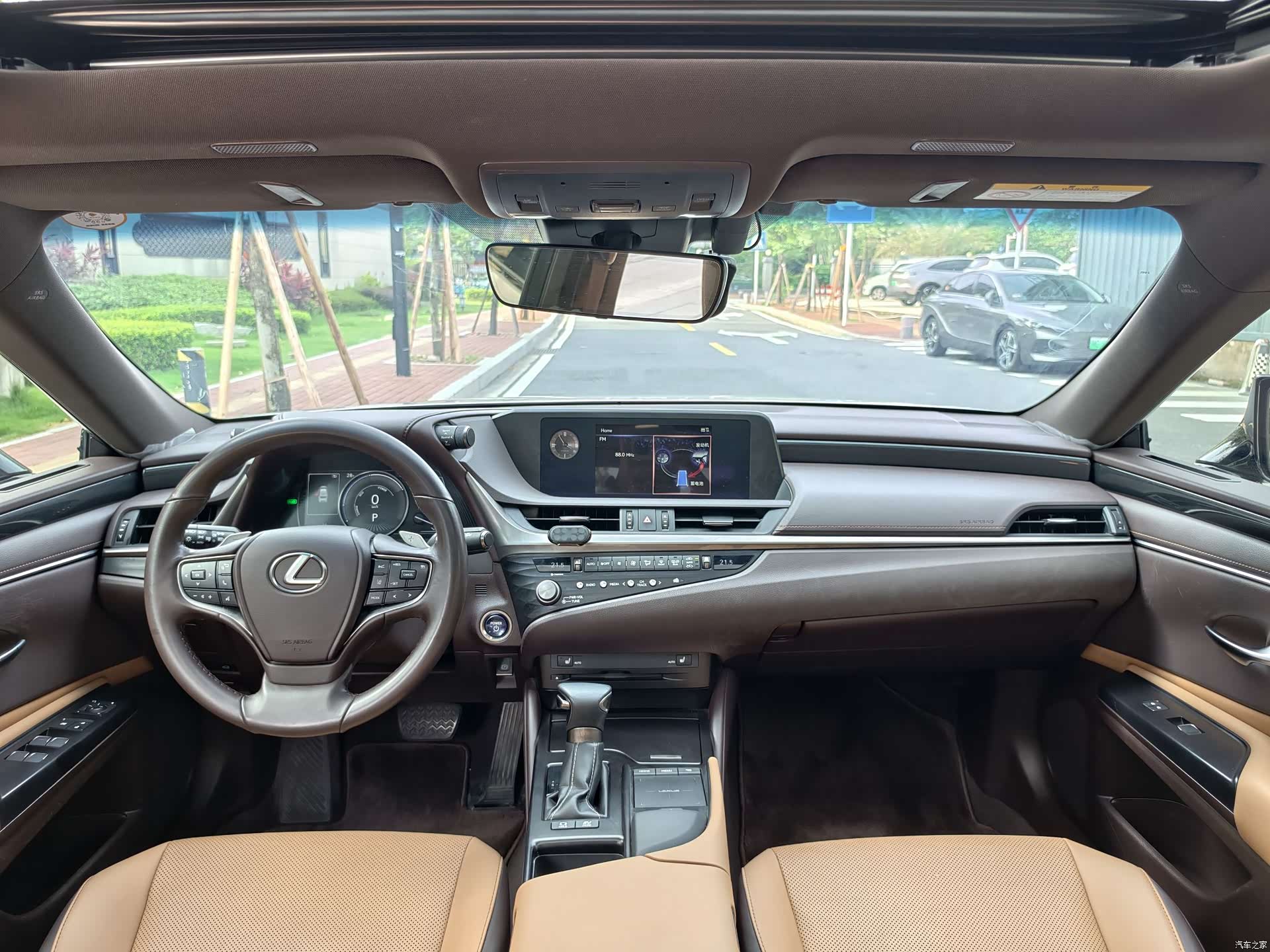Lexus ES, 2020 все фото