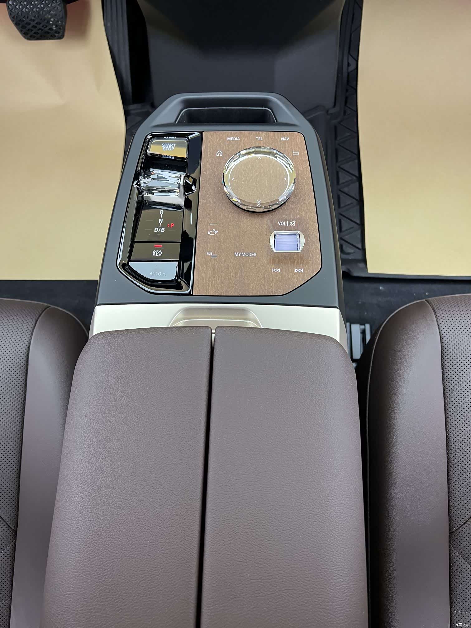 BMW iX, 2023 27