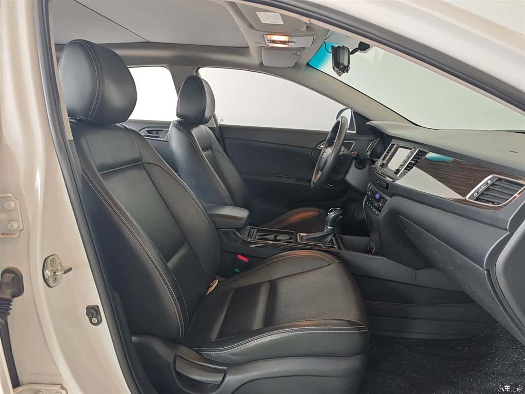 Hyundai GLS, 2016 9