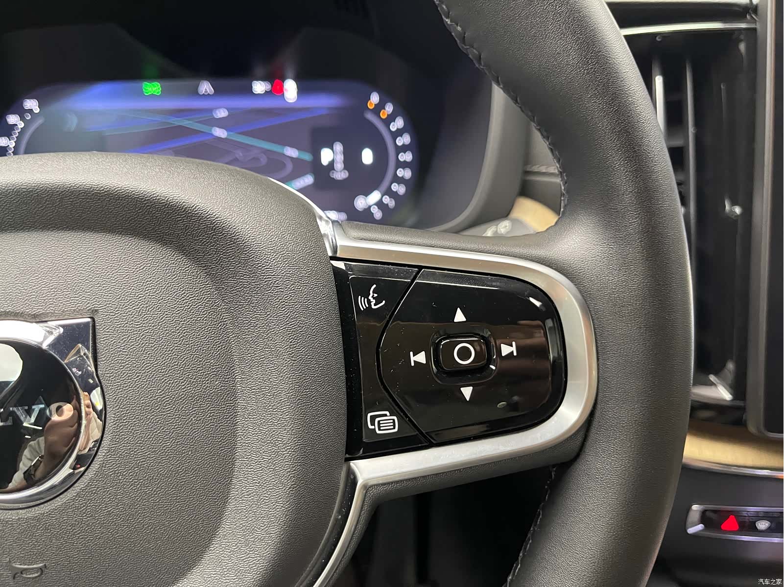 Volvo XC60, 2025 16