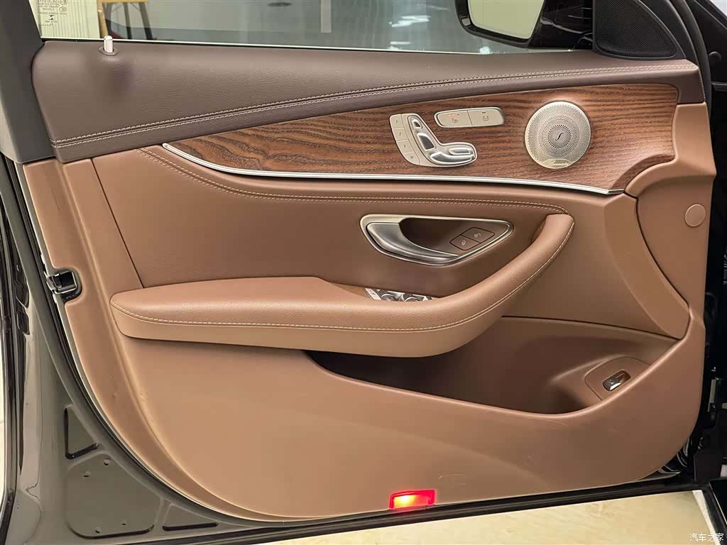 Mercedes-Benz E-Class, 2022 12