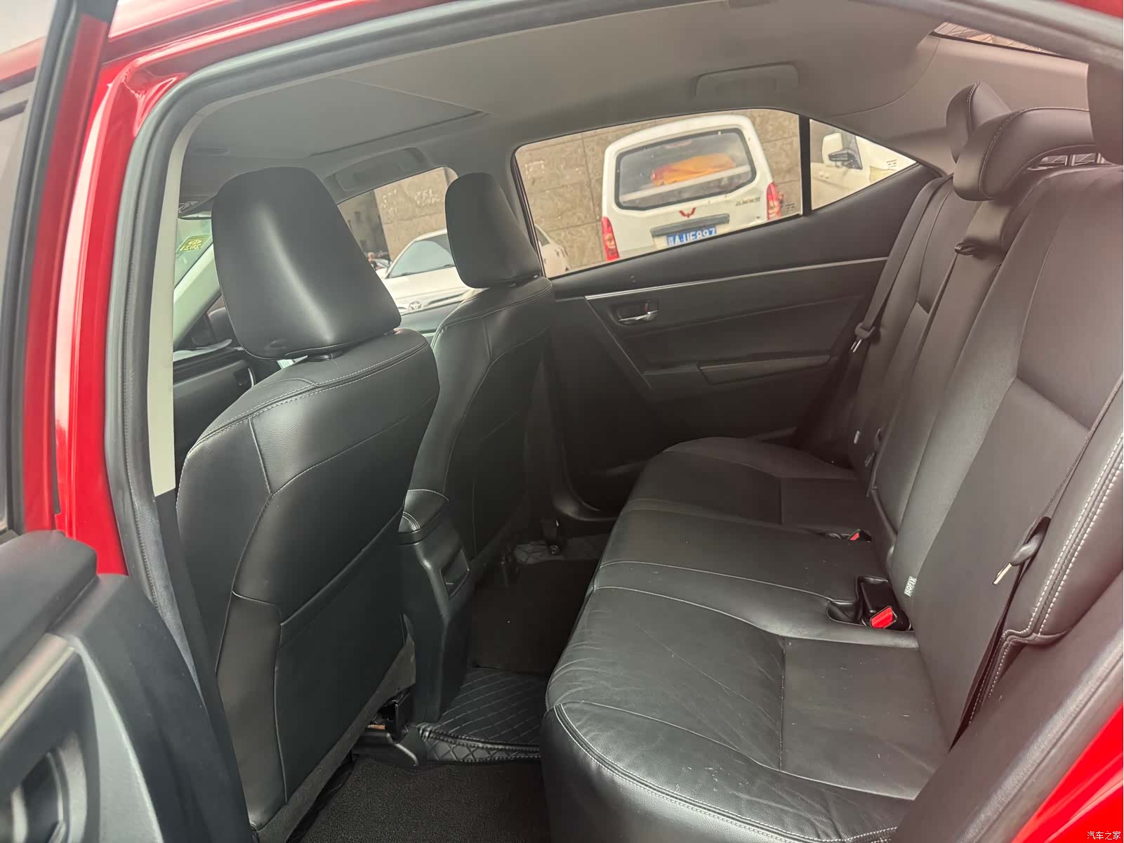 Toyota Corolla, 2015 11