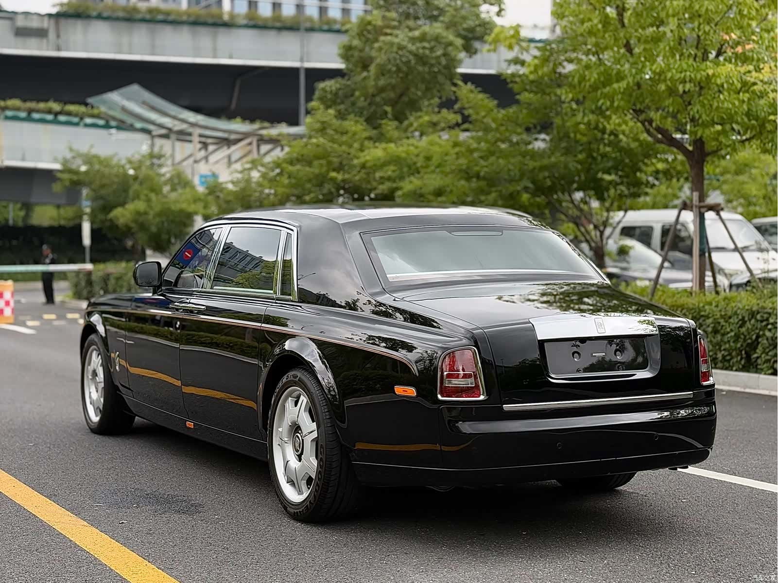 Rolls-Royce Phantom, 2015 6