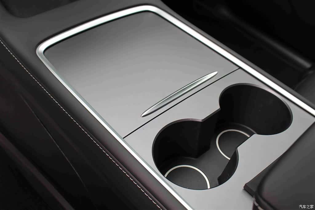 Tesla Model Y, 2023 8