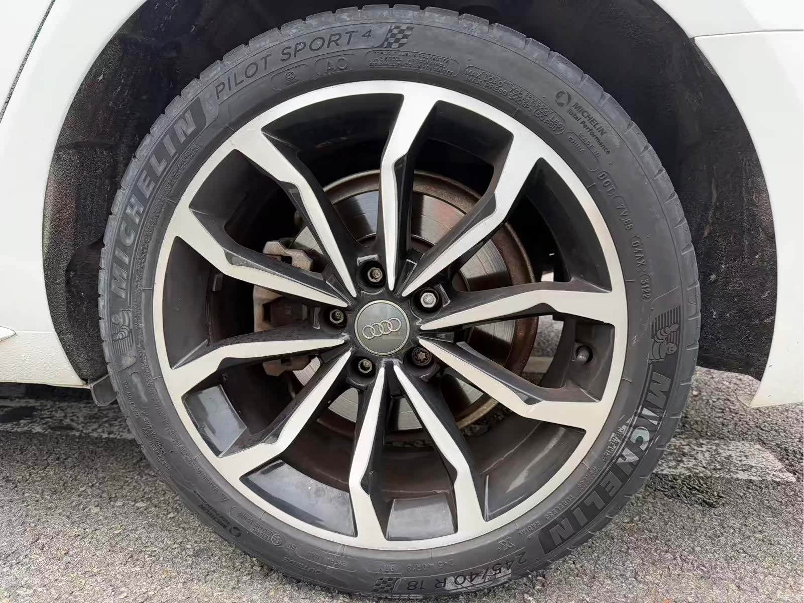 Audi A4L, 2018 17