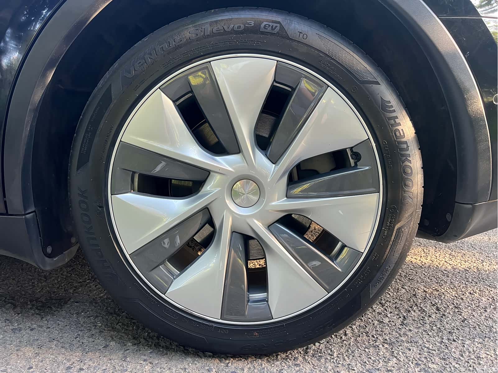 Tesla Model Y, 2022 19