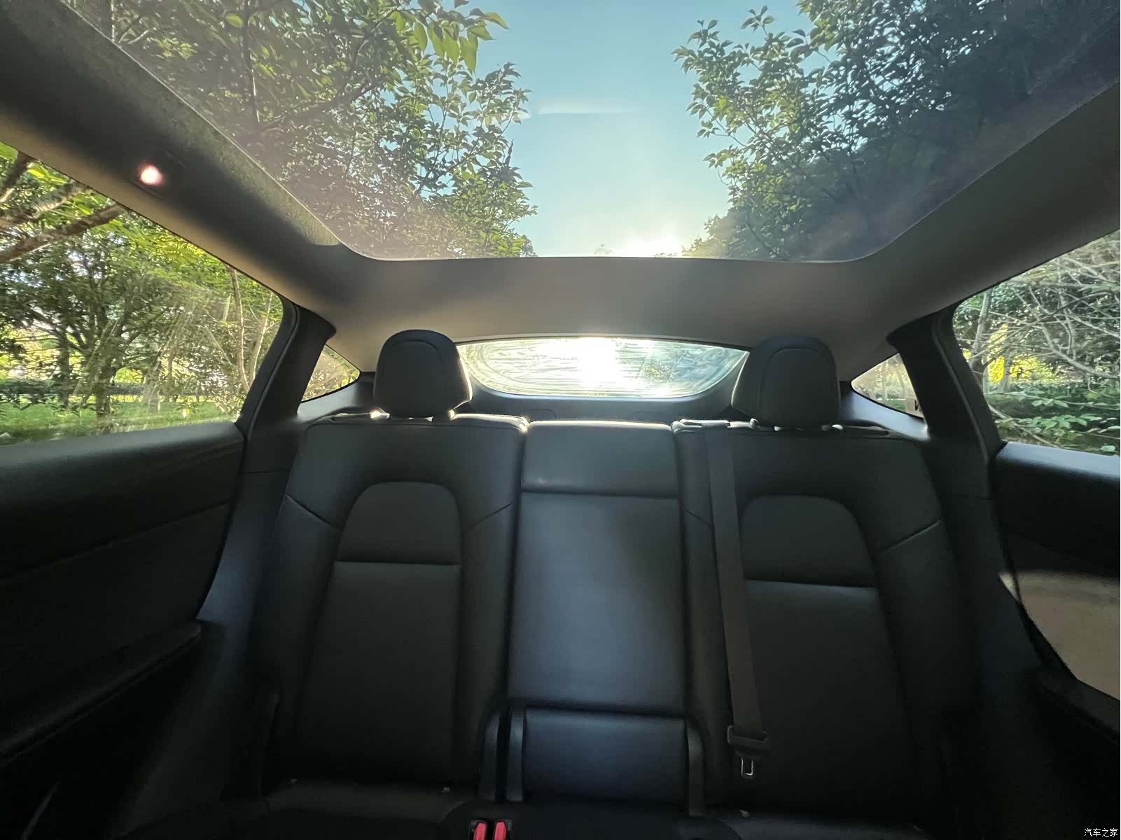 Tesla Model Y, 2022 22