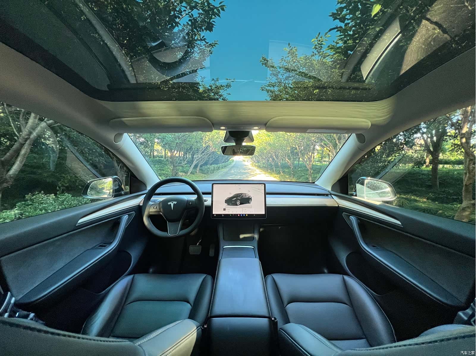 Tesla Model Y, 2022 18