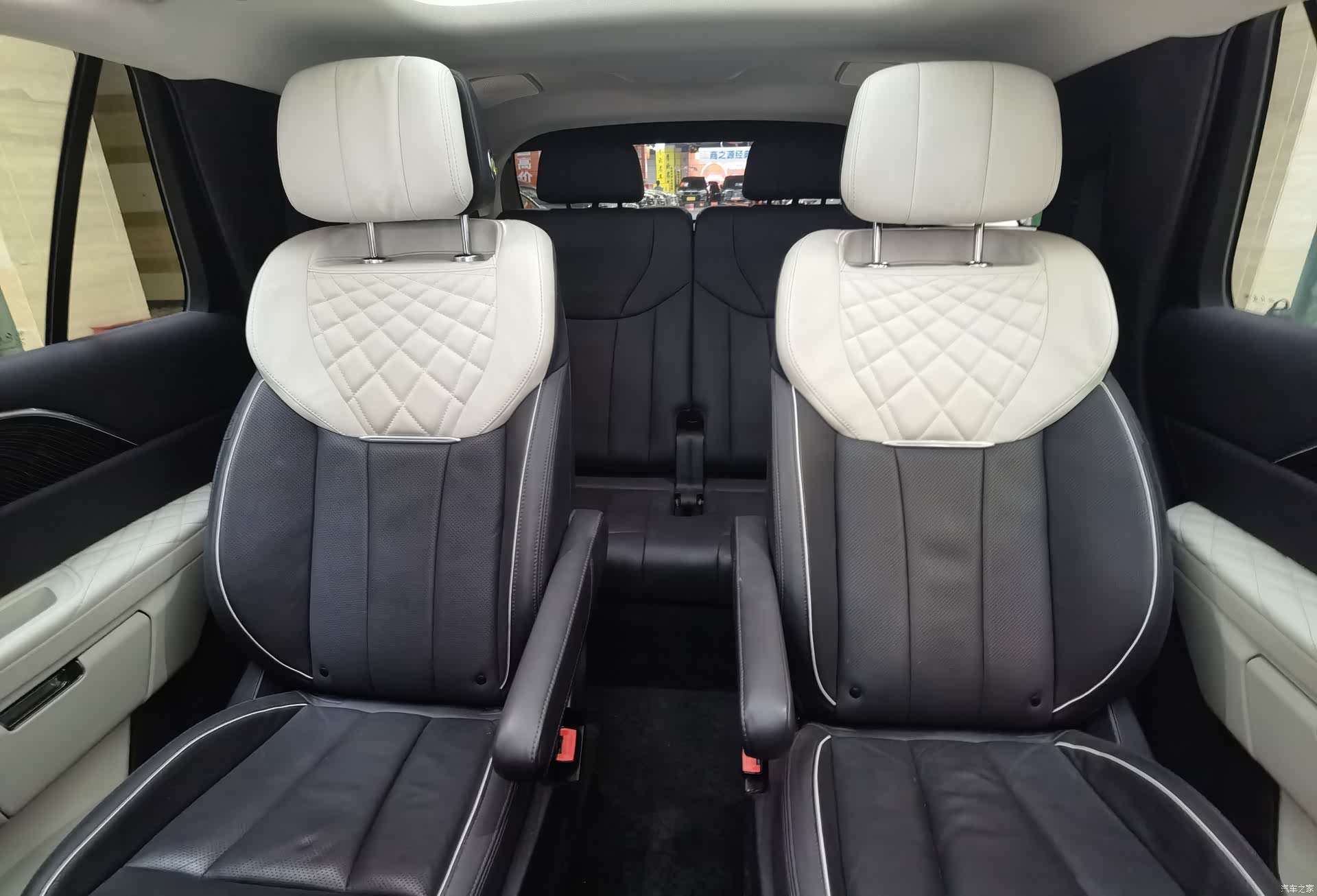 Hongqi E-HS9, 2021 15