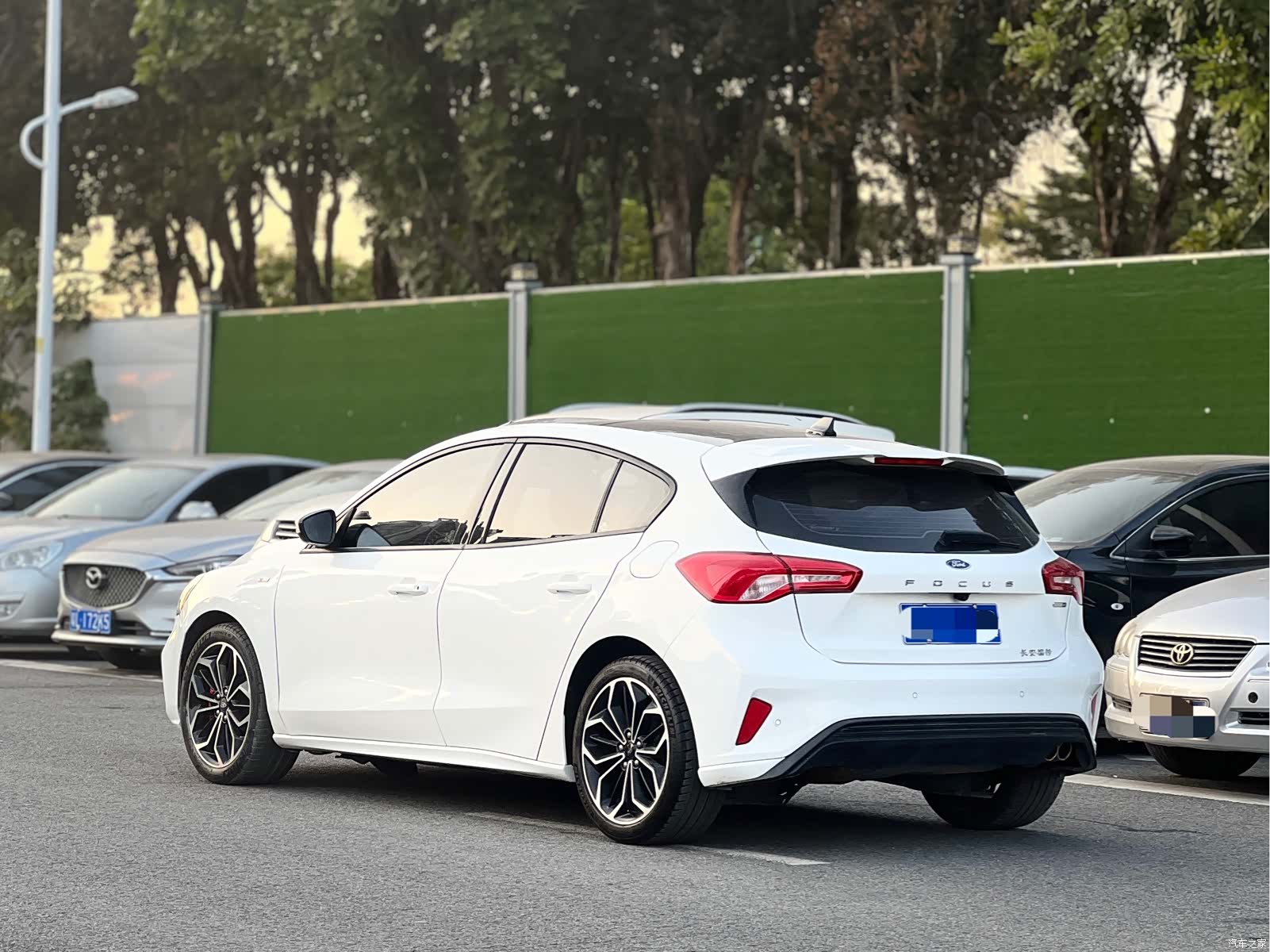 Ford Focus, 2022 11