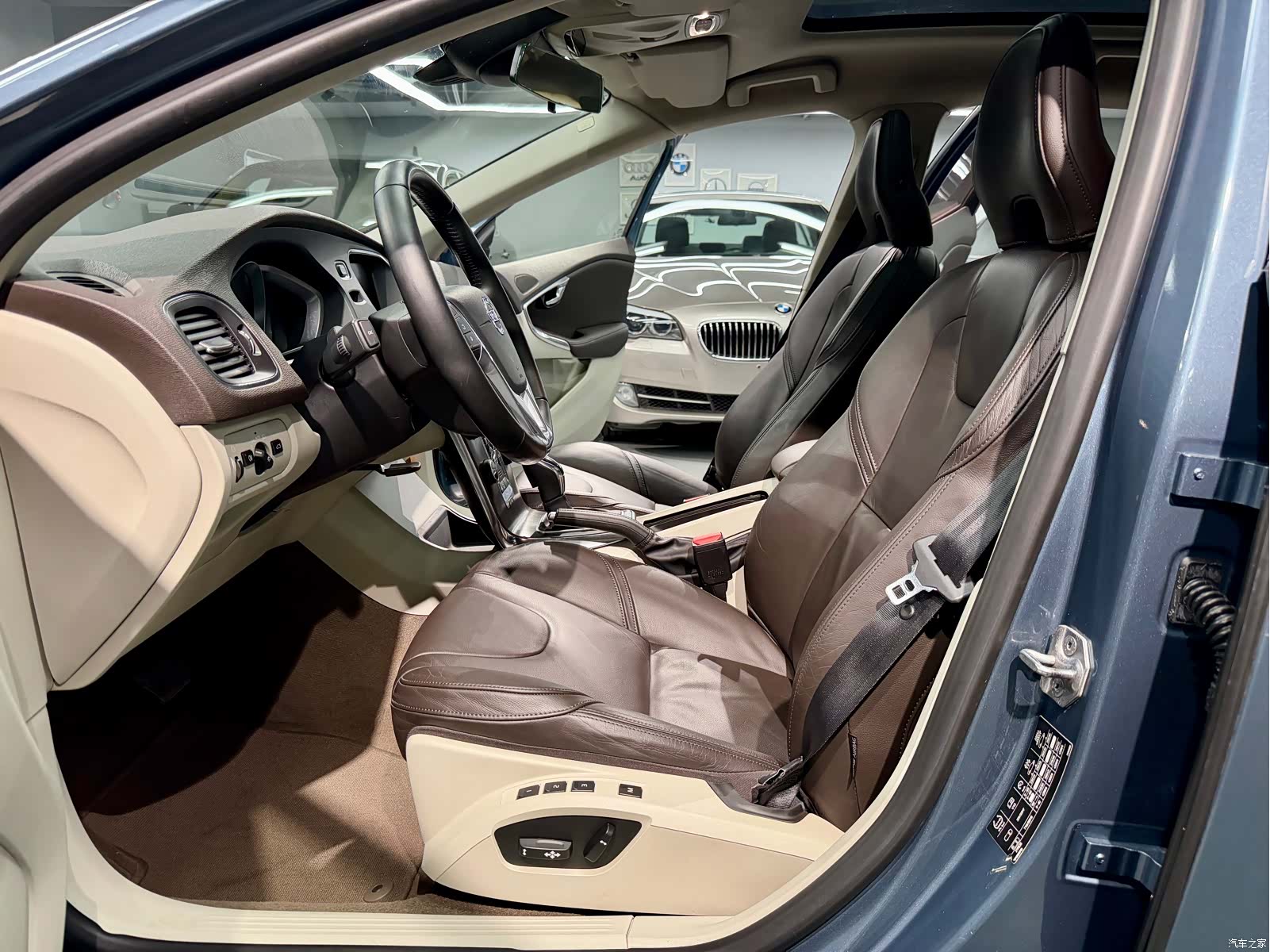 Volvo V40, 2014 9