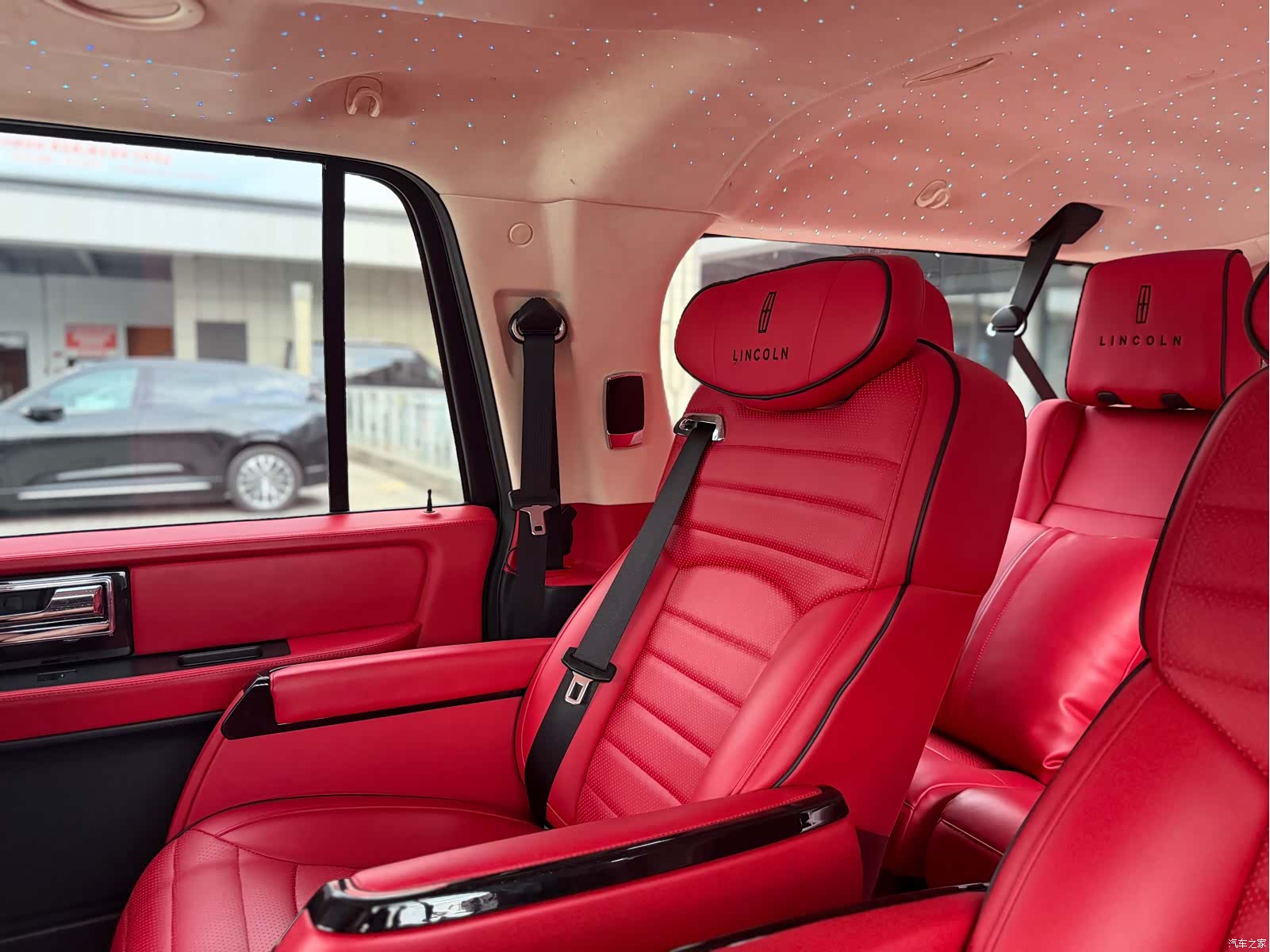 Lincoln Navigator, 2017 9