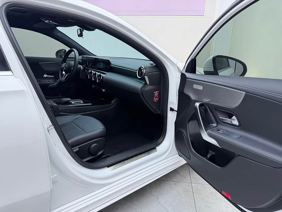 Mercedes-Benz A-Class 2023, фото 21