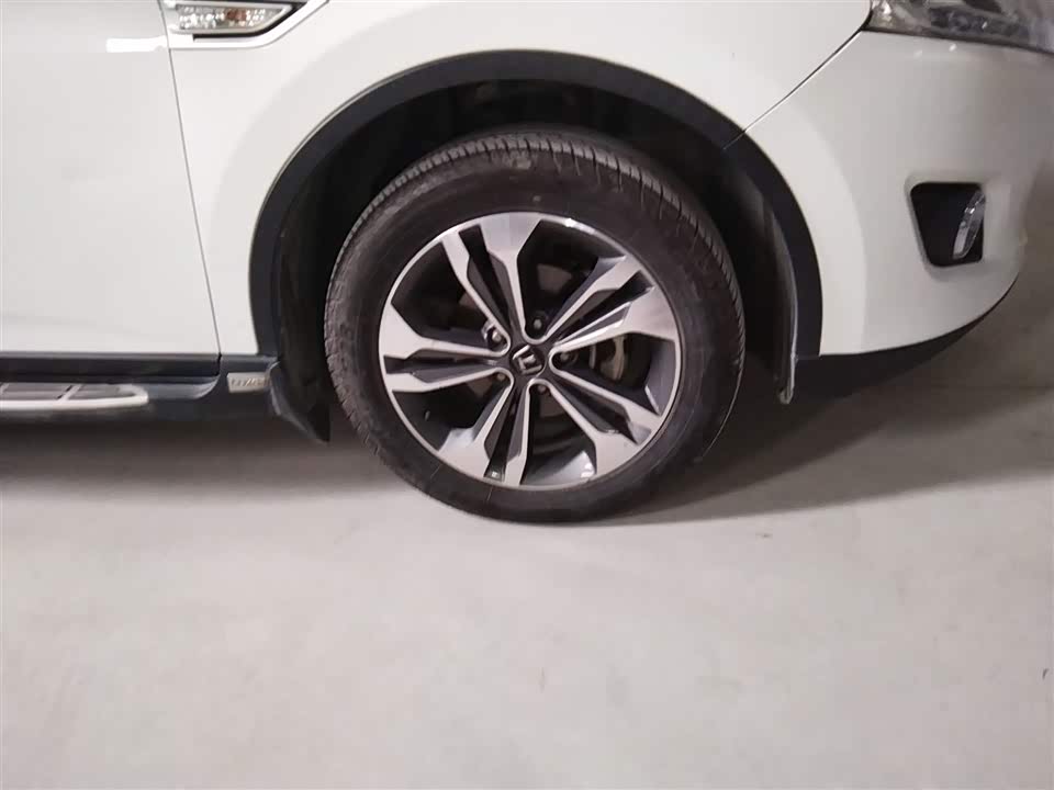 Luxgen Excellent 6 SUV