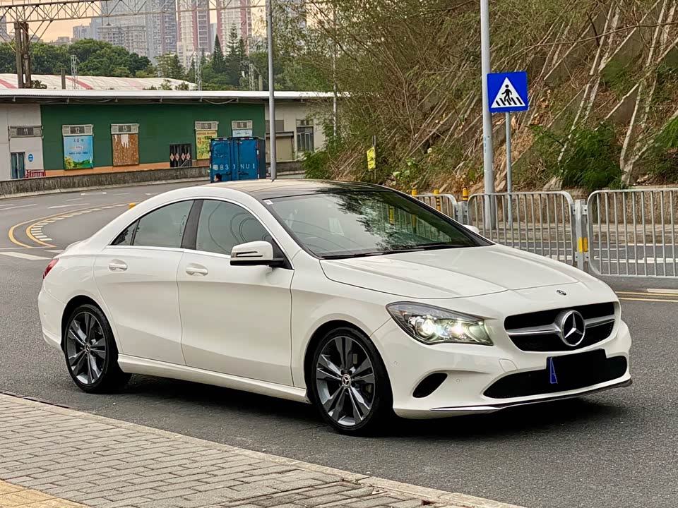Mercedes-Benz CLA