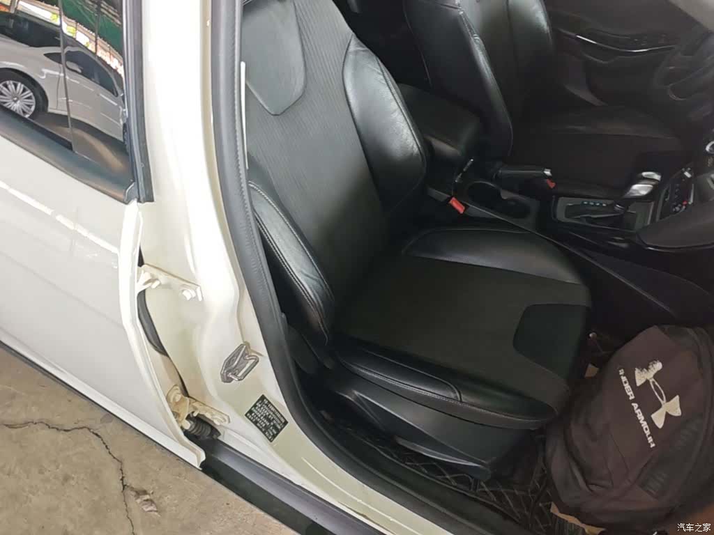 Ford Focus, 2014 25