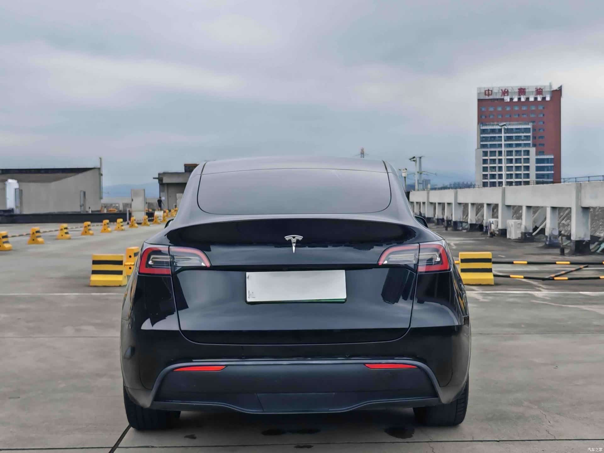 Tesla Model Y, 2022 все фото