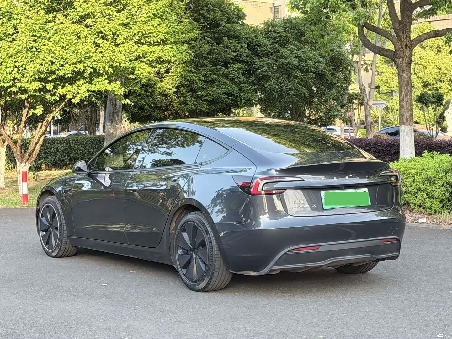 Tesla Model 3, 2025 19
