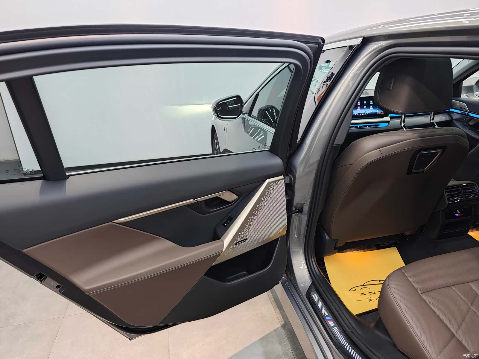 BMW 5 Series, 2024 9
