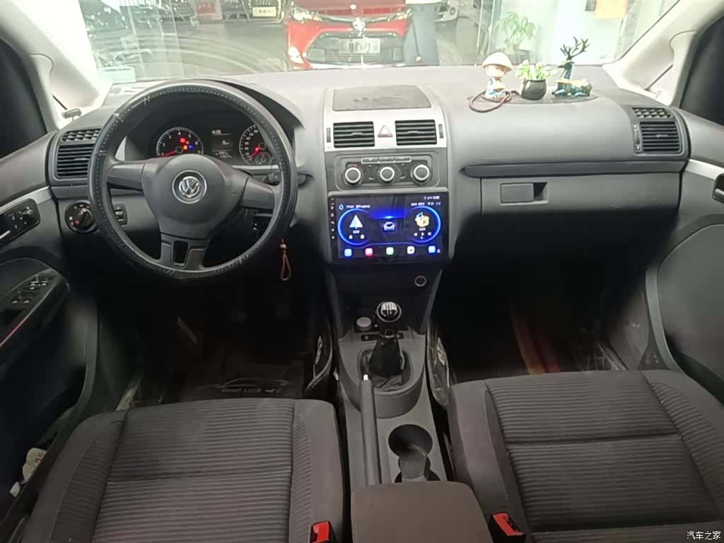 Volkswagen 5, 2014 10