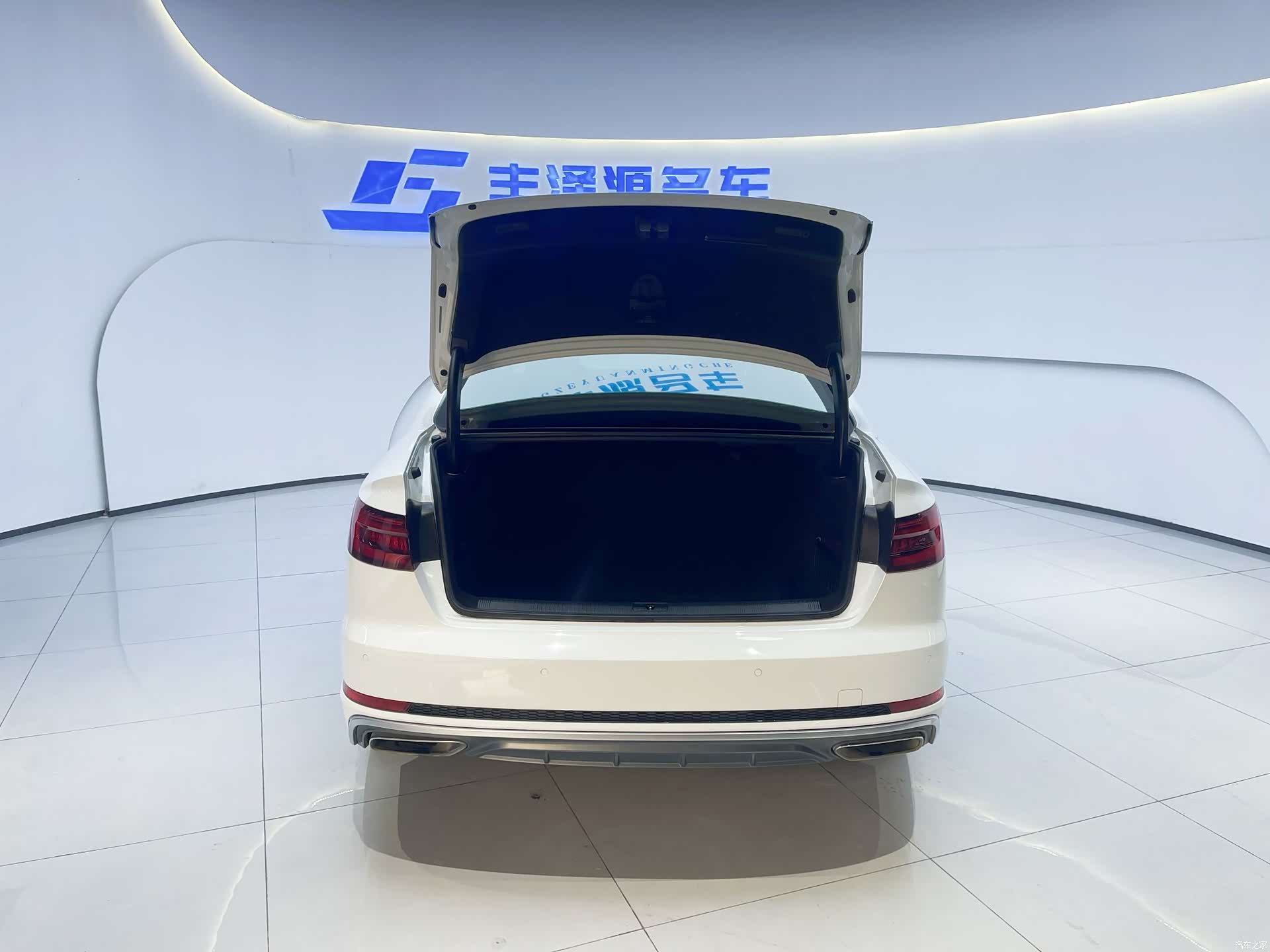 Audi A4L, 2019 6