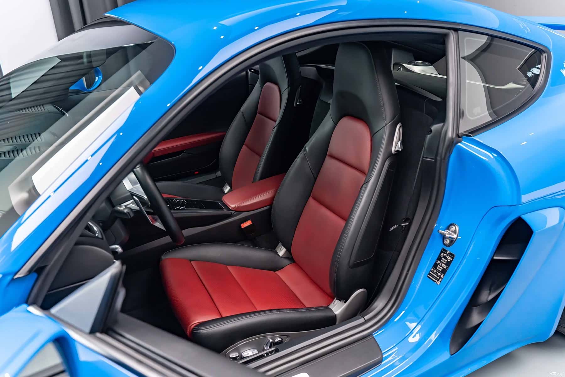 Porsche Cayman, 2022 7