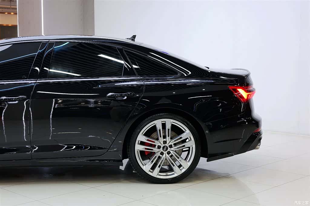 Audi S6, 2020 4