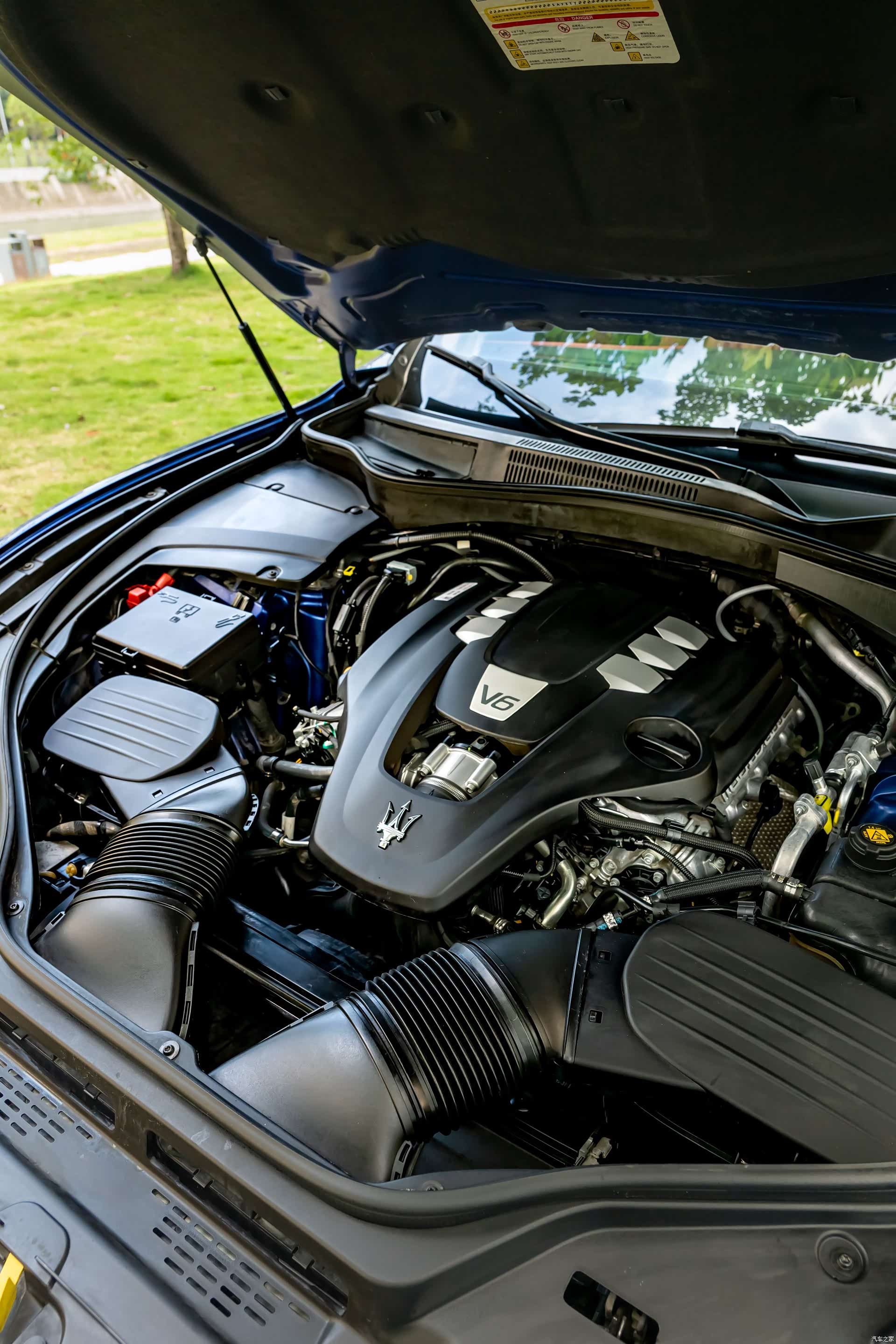 Maserati Levante, 2018 все фото