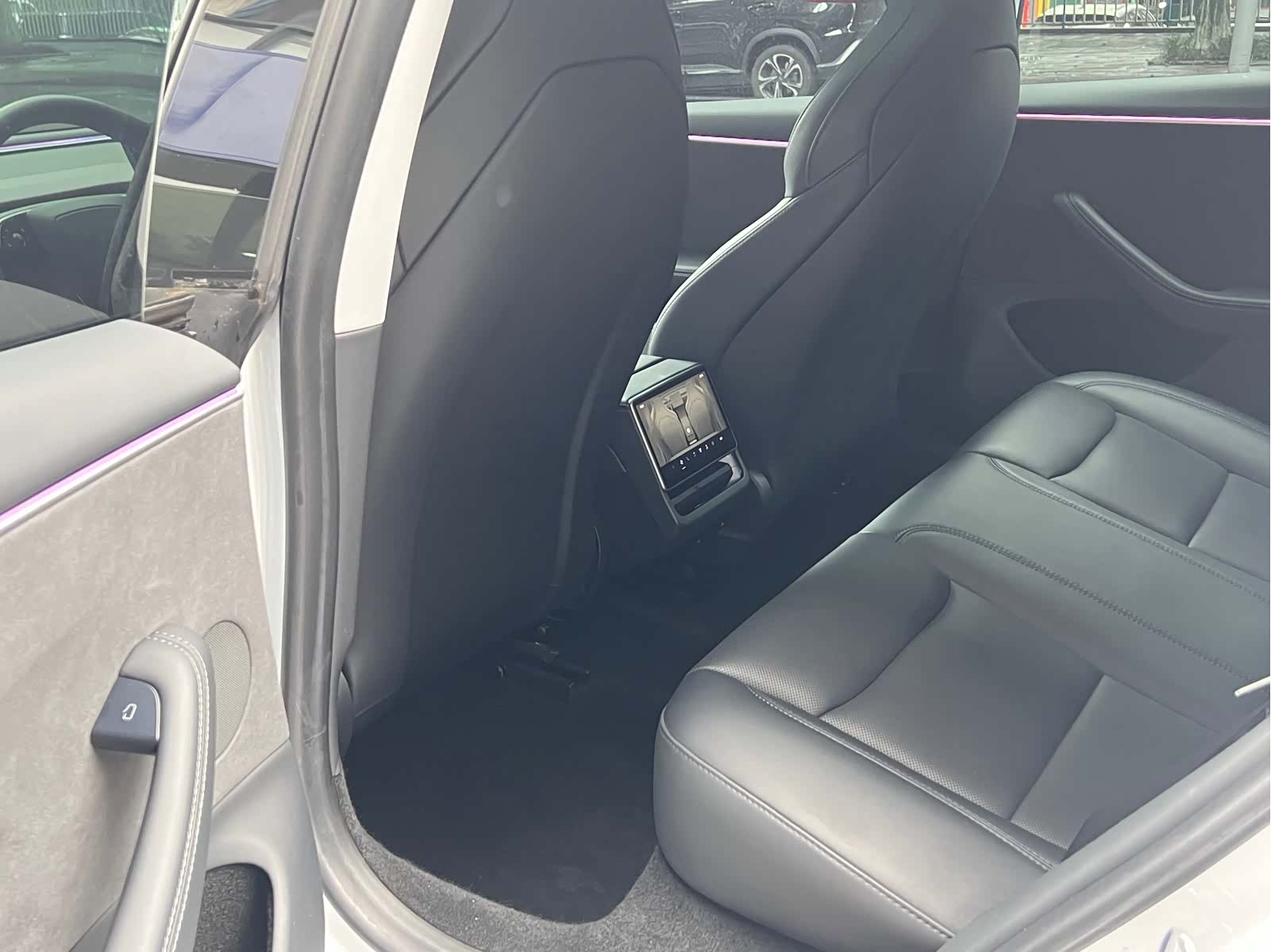 Tesla Model 3, 2024 11