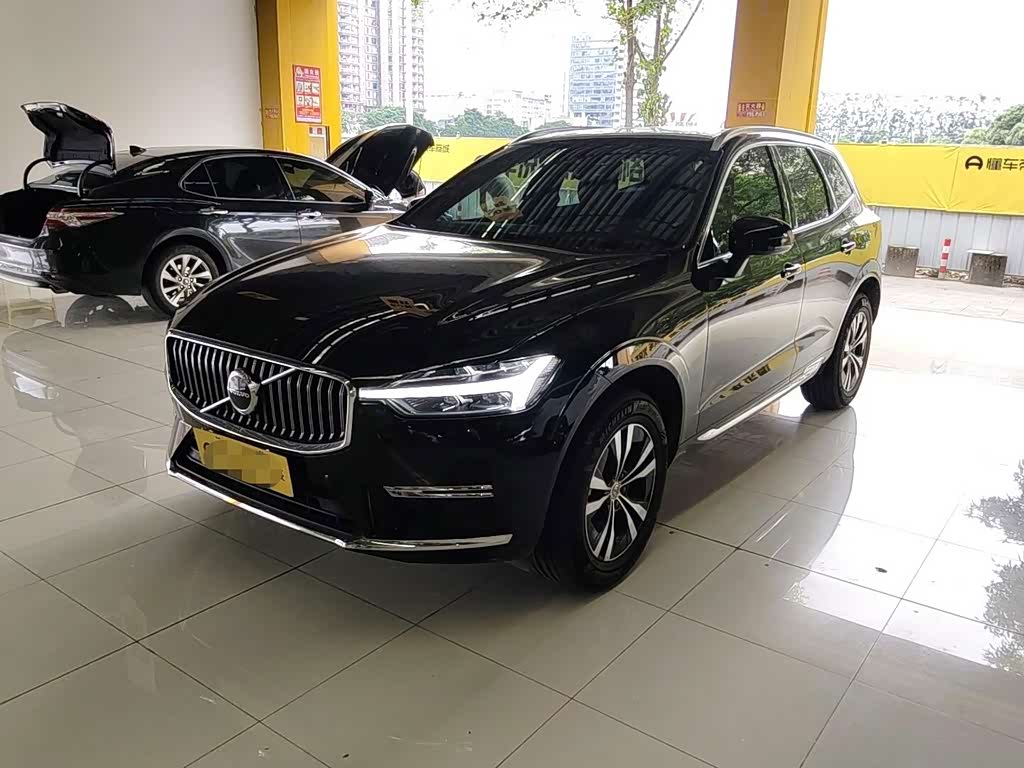Volvo XC60 2025 B5 Luxury