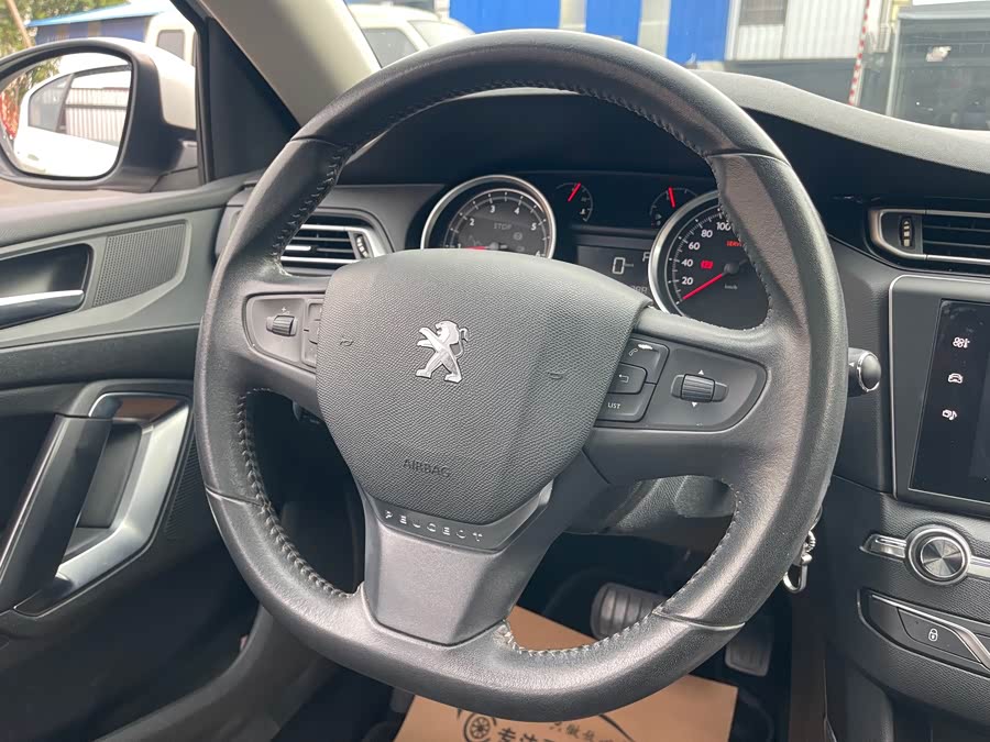 Peugeot 408 2016, фото 10