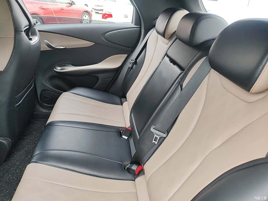 BYD Dolphin, 2023 17