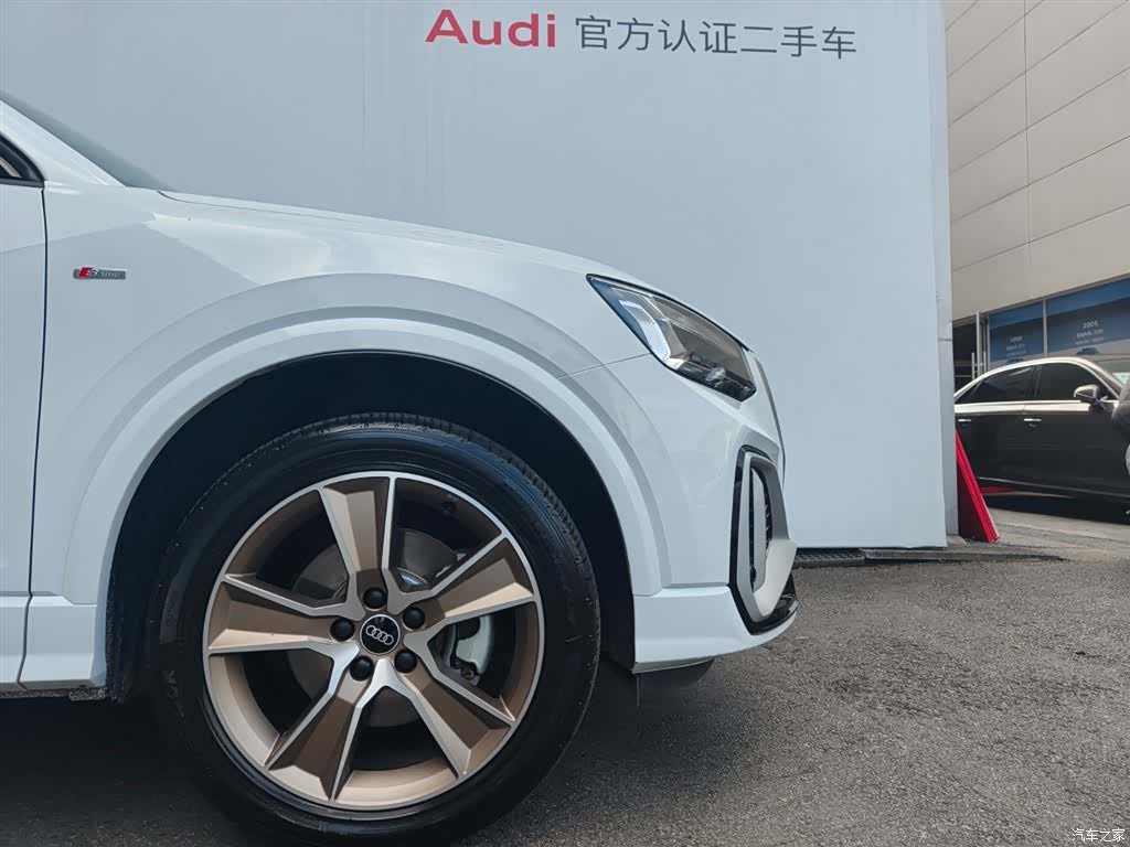 Audi Q2L, 2024 20