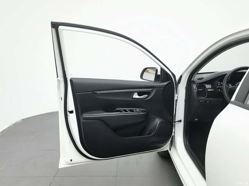 Kia K2, 2018 8
