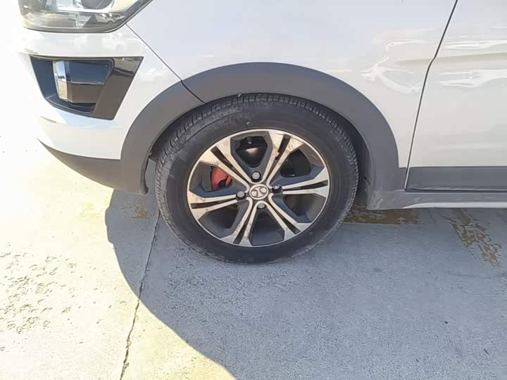 BAIC Senova X25 2017 1.5L АКПП jing ying dao hang ban