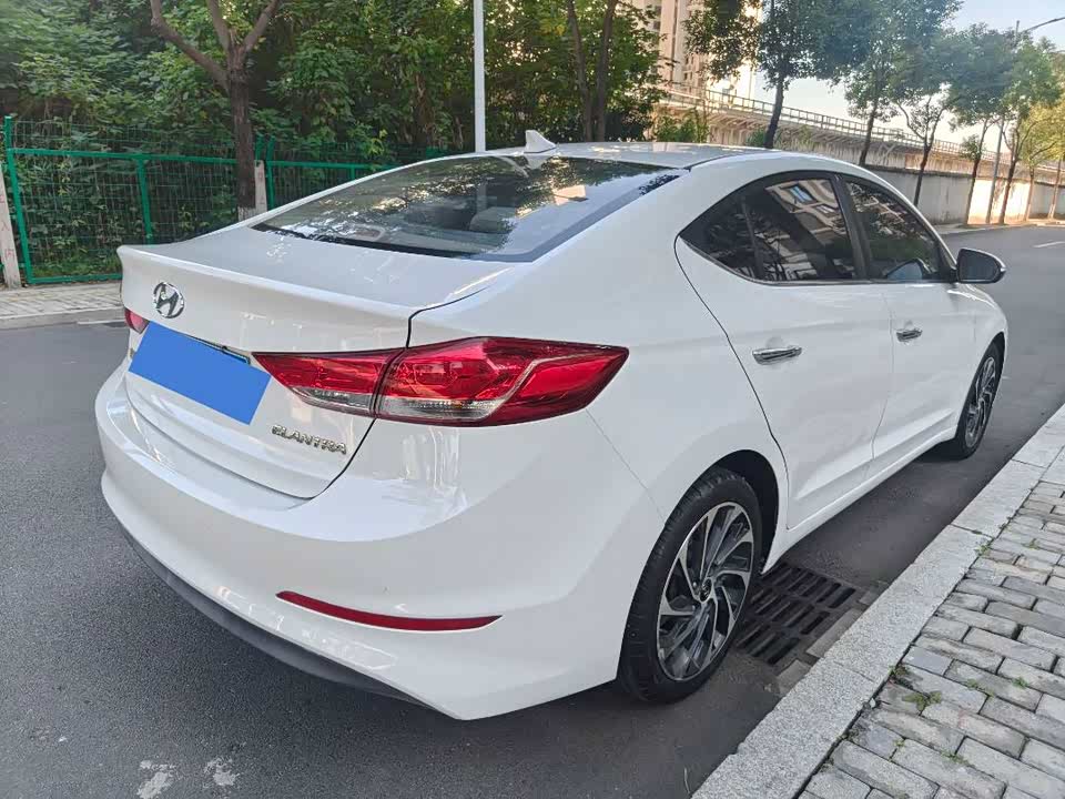 Hyundai Lead