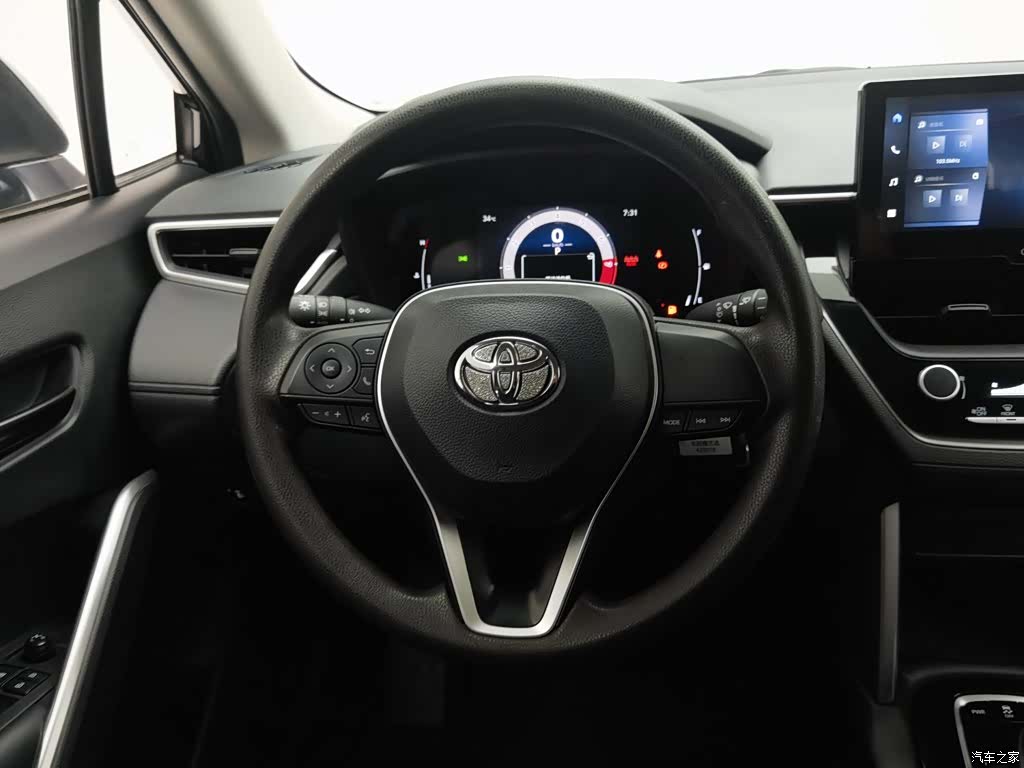 Toyota Frontlander, 2024 11