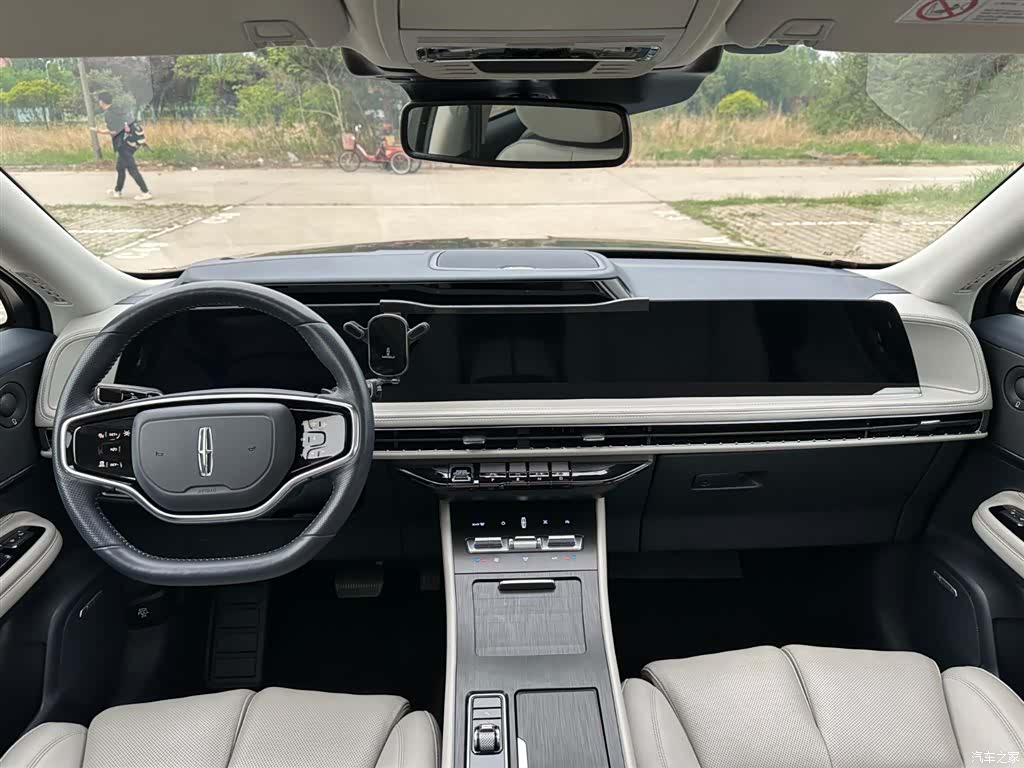 Lincoln Corsair, 2023 11