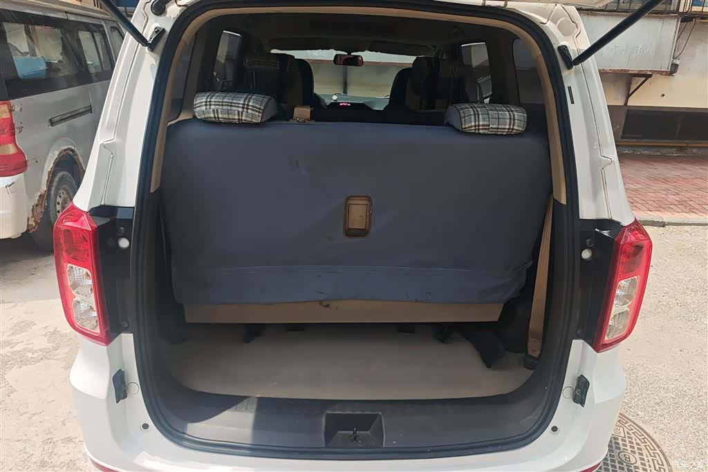 Wuling Hongguang, 2022 4
