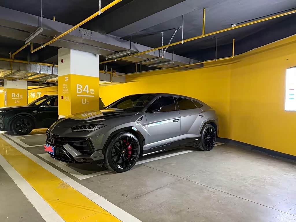 Lamborghini Urus 2021 4.0T V8