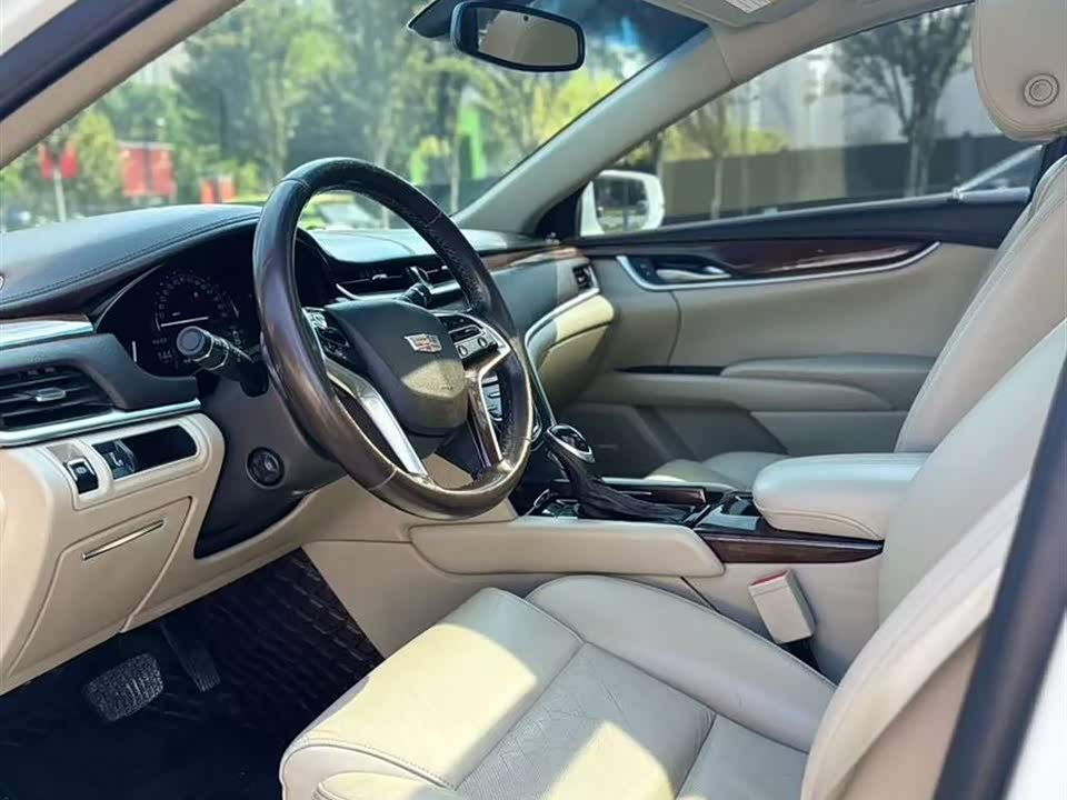 Cadillac XTS