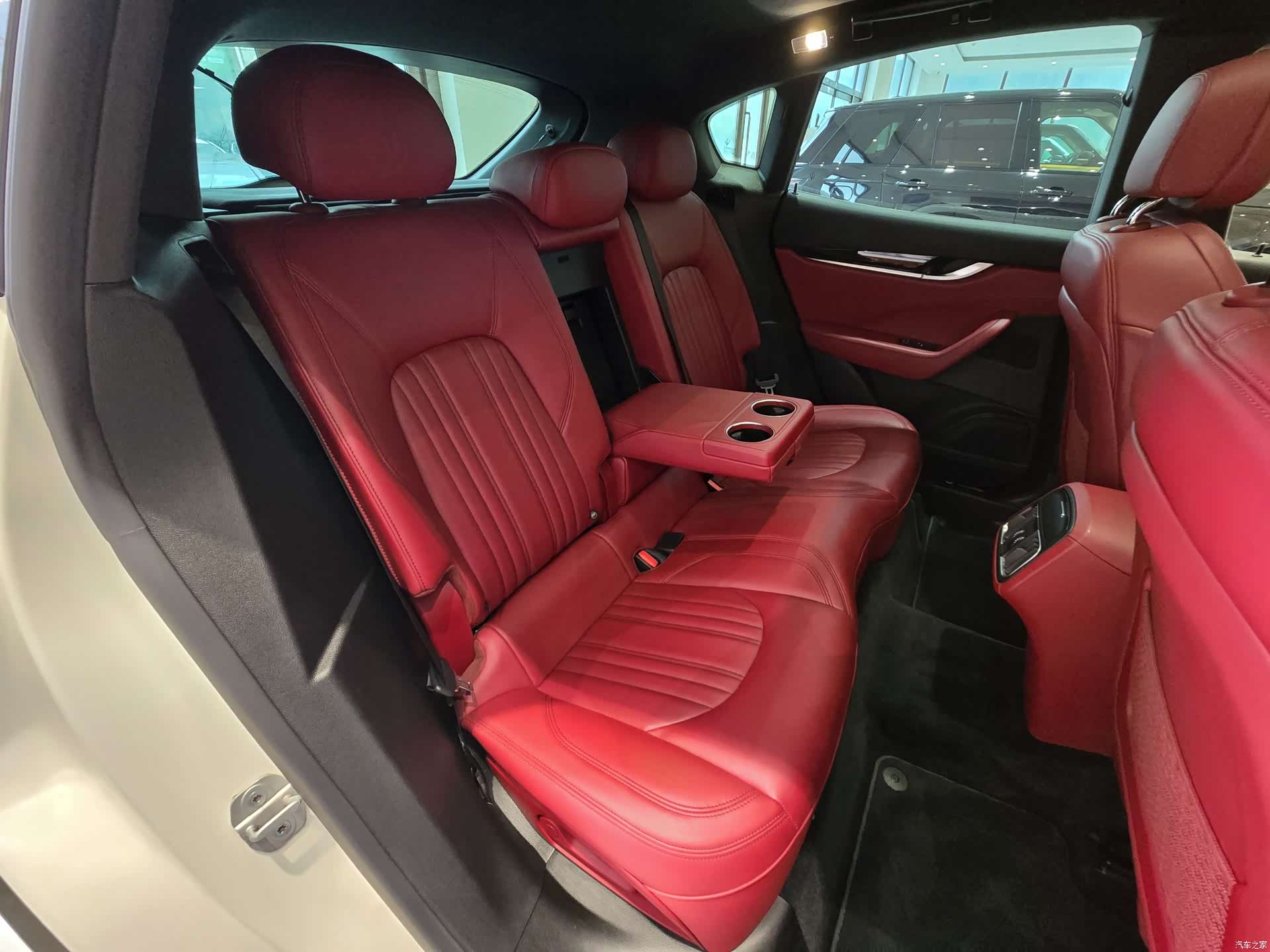 Maserati Levante, 2018 15