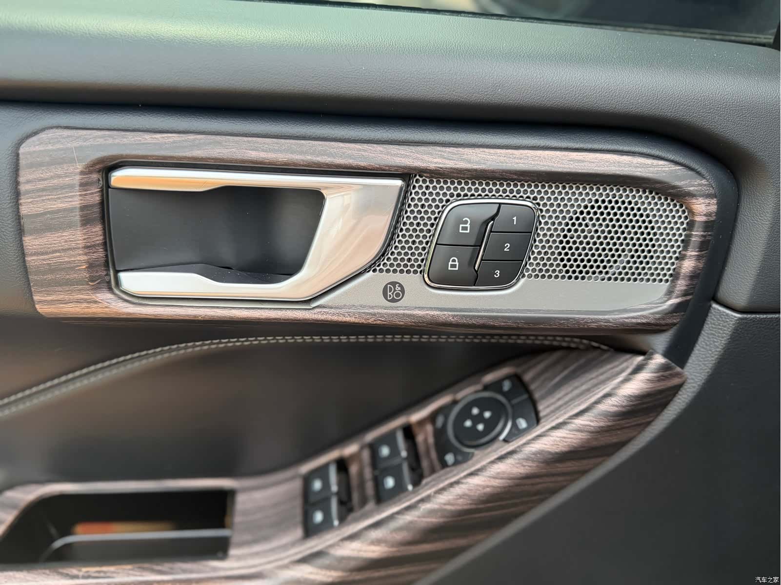 Ford Explorer, 2021 14