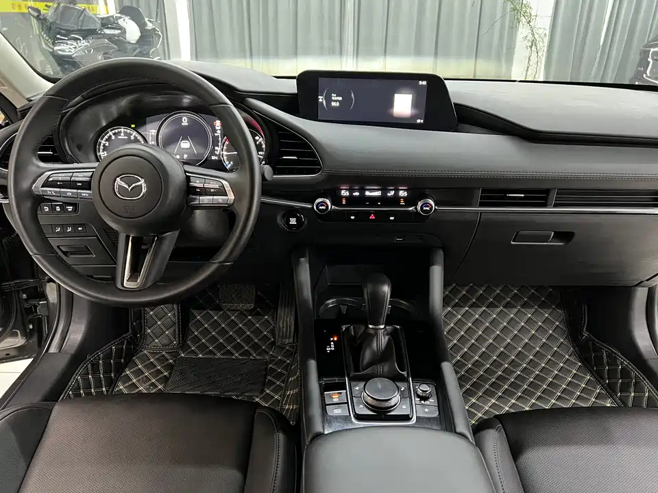 Mazda 3 Angkesaila