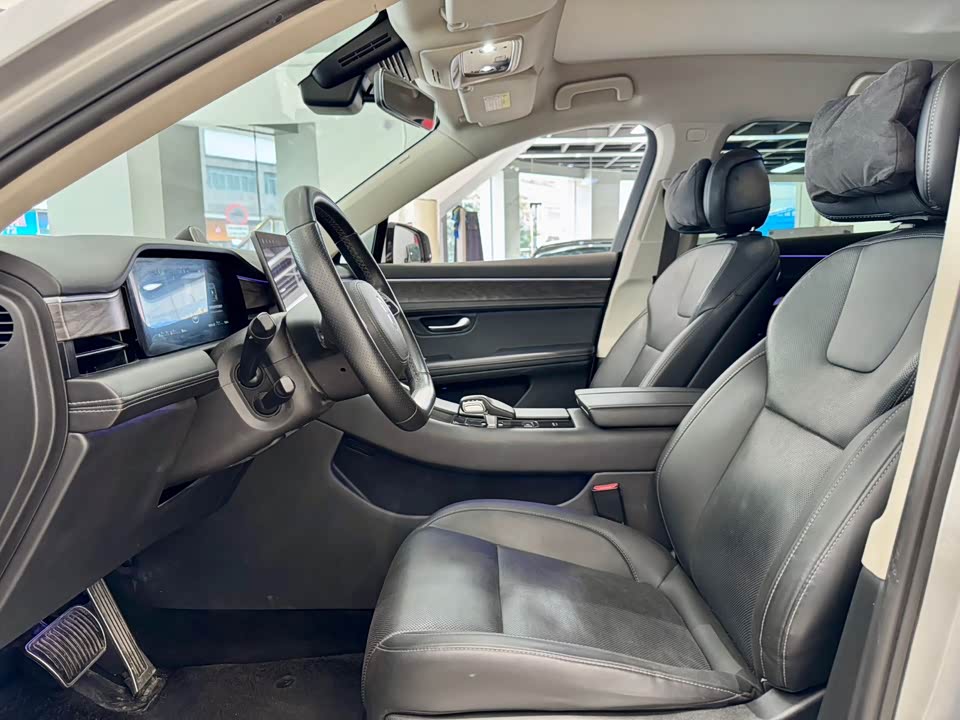 AITO Ask the world M5