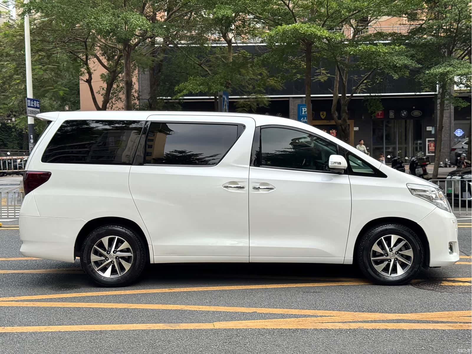 Toyota Alphard, 2014 20