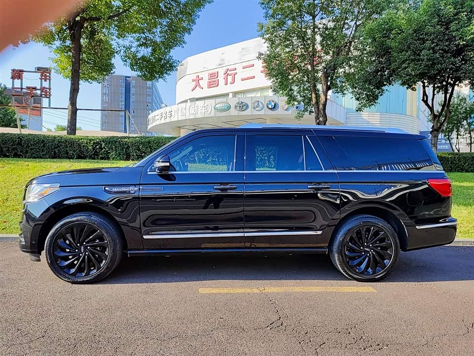 Lincoln Navigator