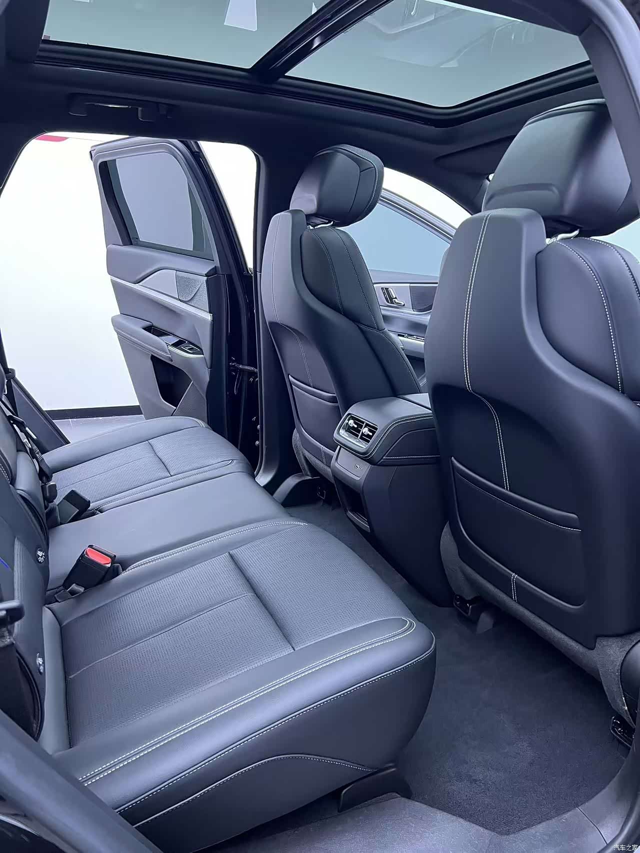Cadillac XT5, 2025 13