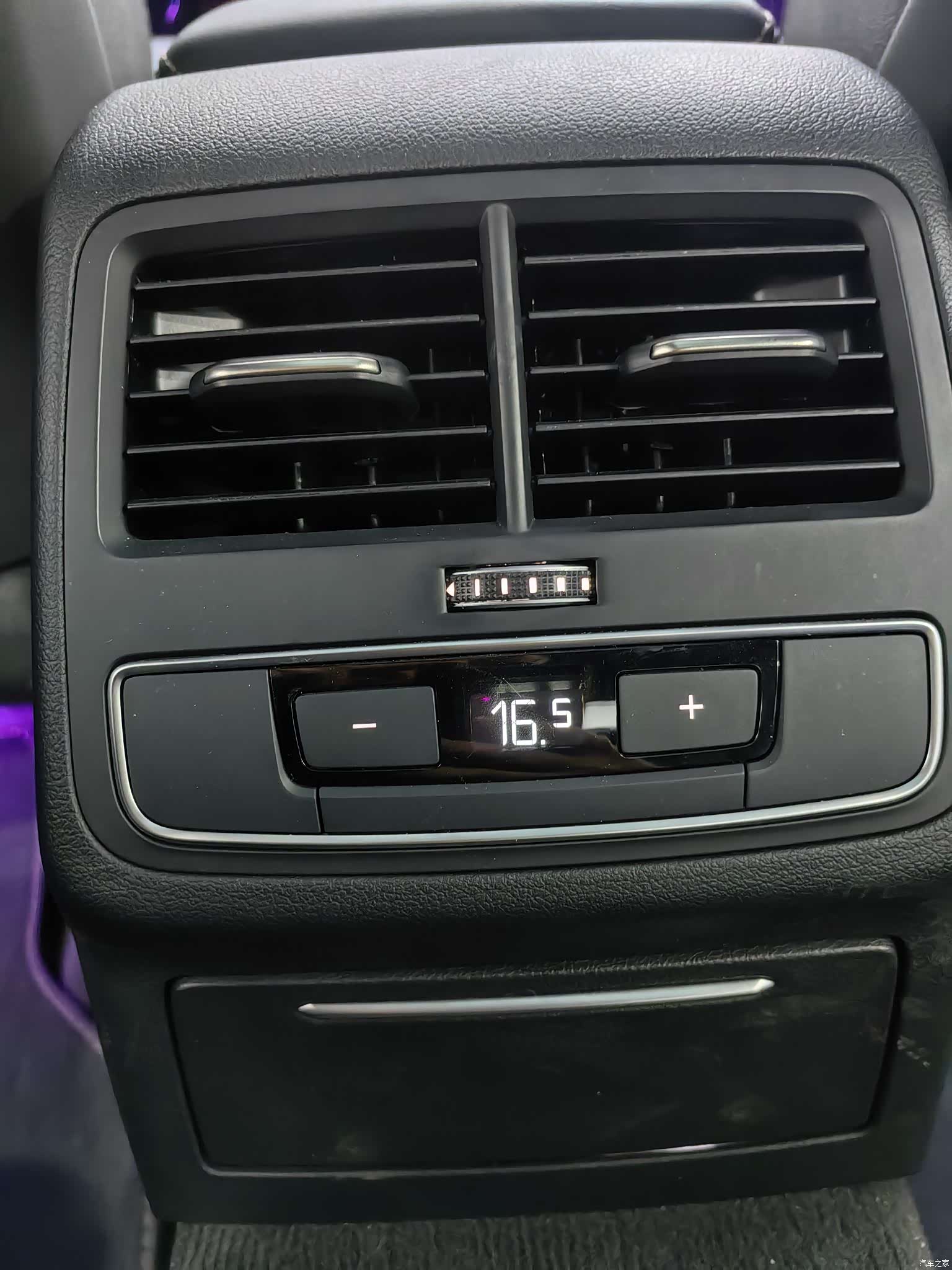Audi A4L, 2024 все фото