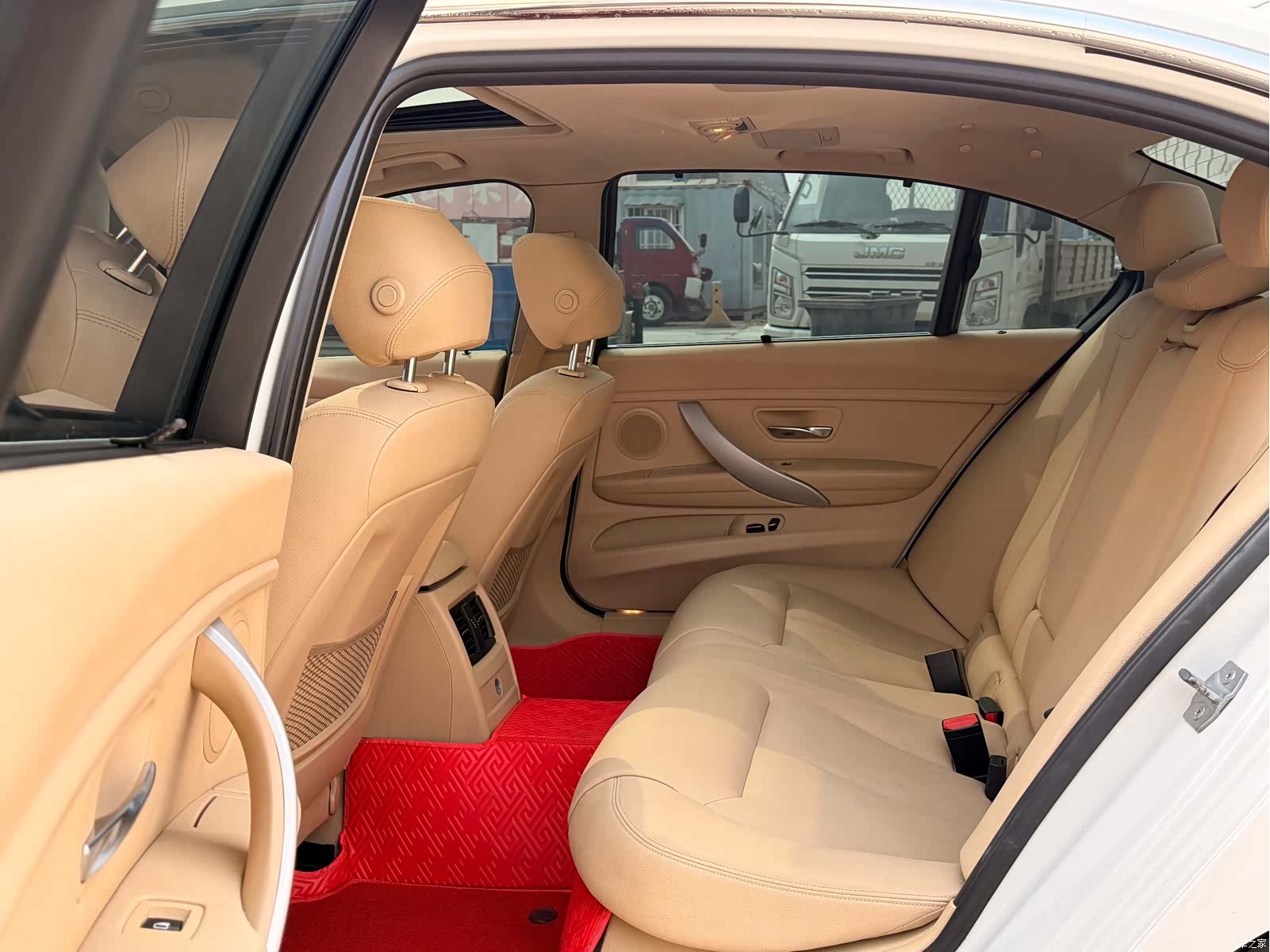 BMW 3 Series, 2013 12